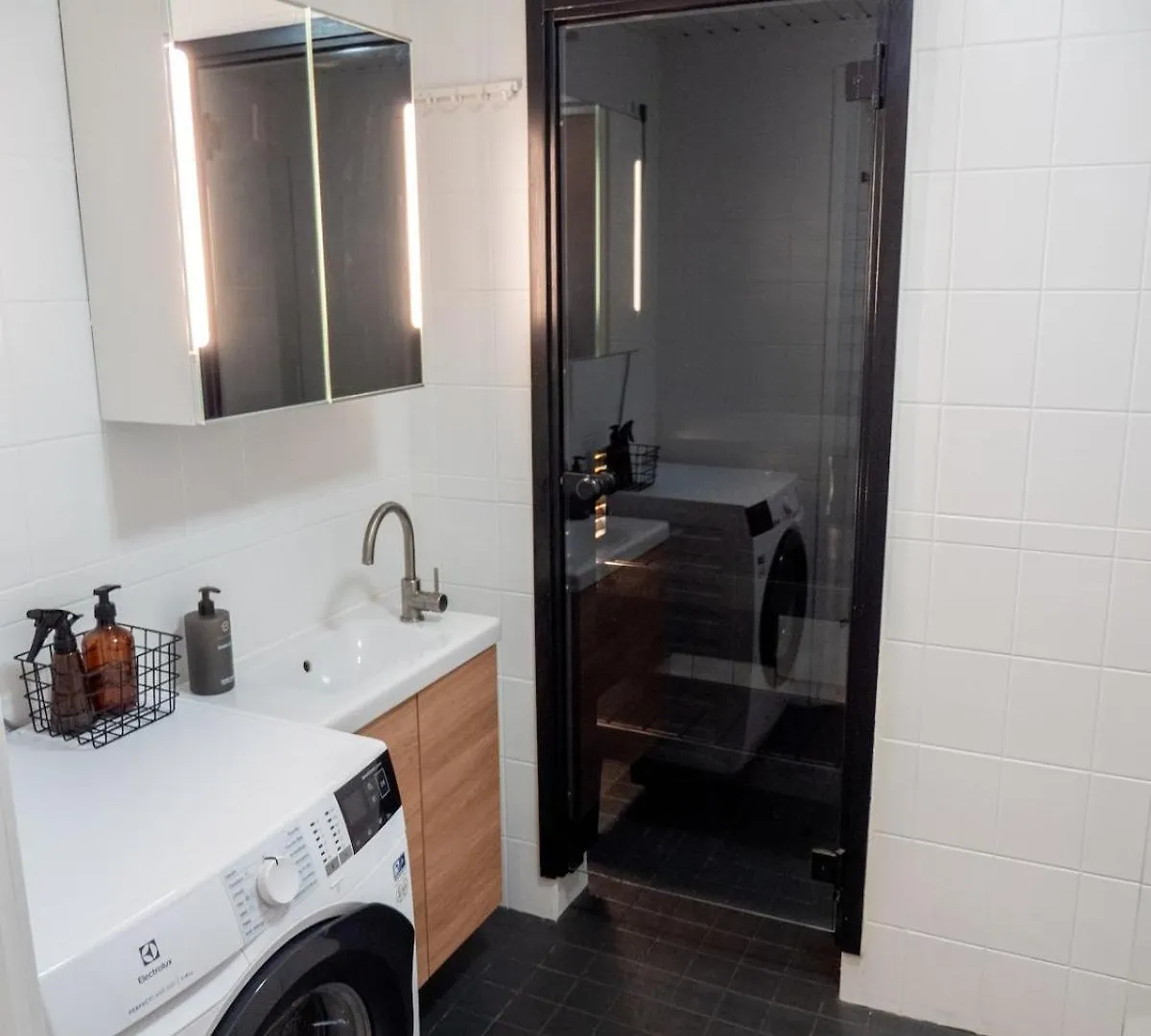 Two-Room Flat With Sauna, Glazed Balcony And Free Parking Lot Helsinki 0*,
